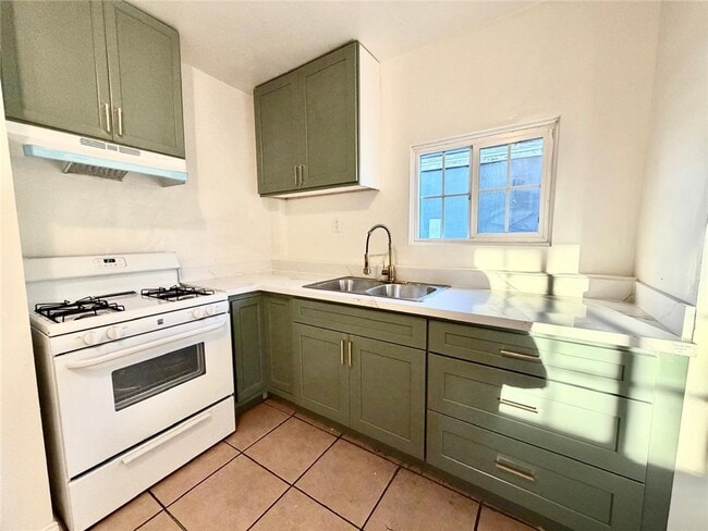 Primary Photo - 890 4th St