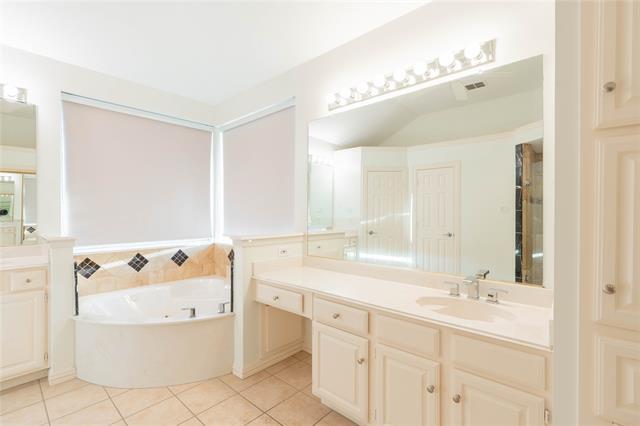 Building Photo - 4465 Longfellow Dr