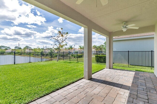 Building Photo - 7410 SW Harbor Cove Dr