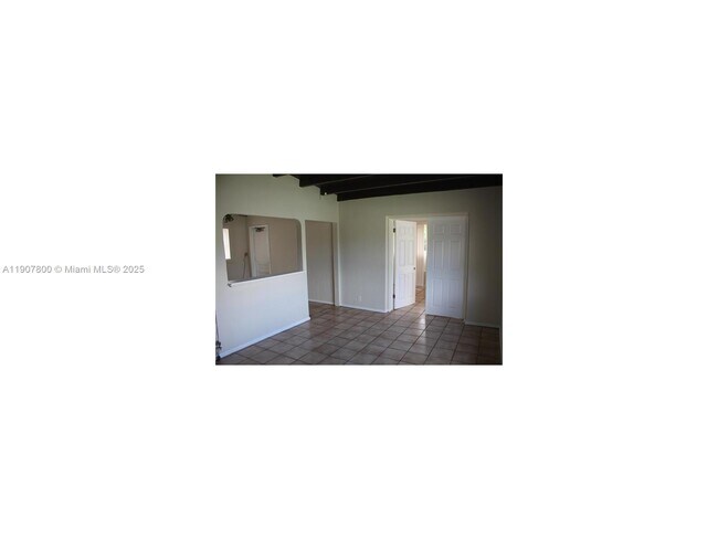 Building Photo - 102 Miami Gardens Rd