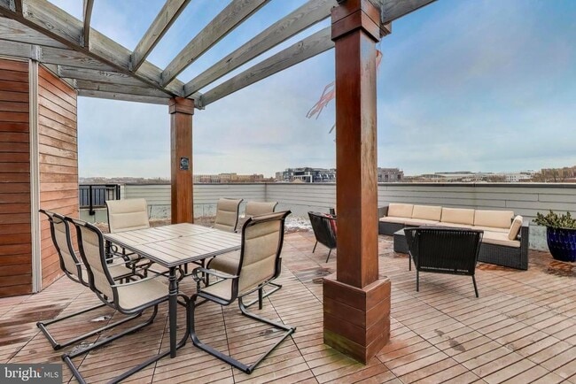 Building Photo - 1550 11th St NW