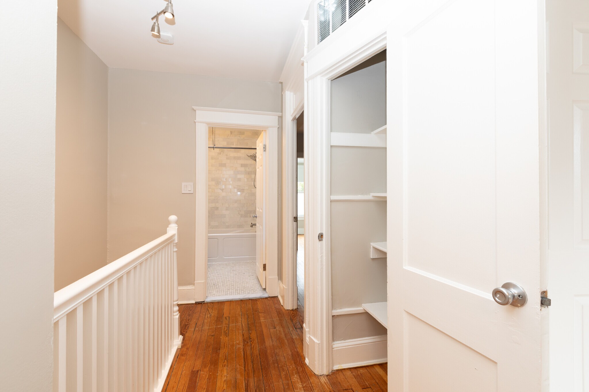 Building Photo - 1234 Owen Pl NE