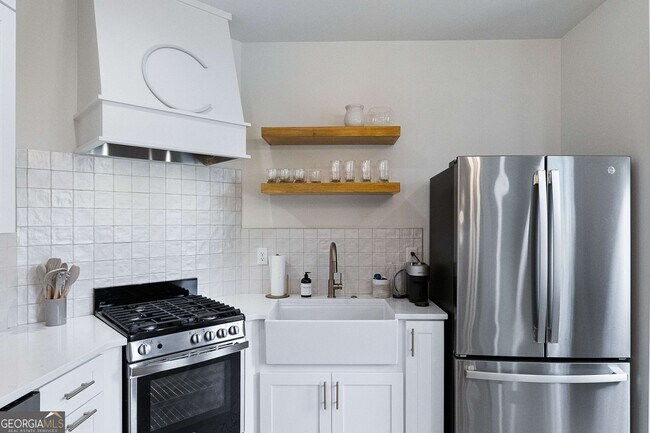 Building Photo - 11 Bourbon St