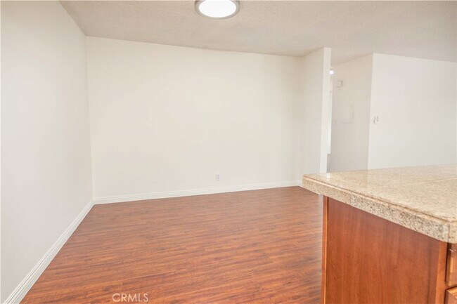 Building Photo - 329 Orizaba Ave