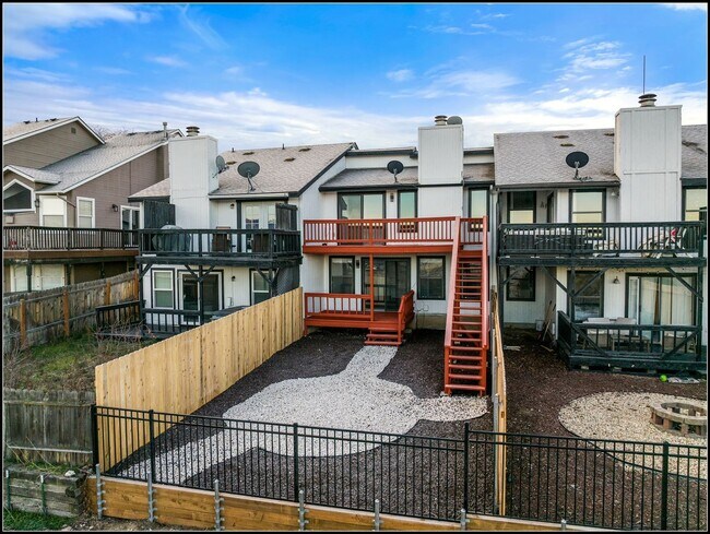 Building Photo - EAST2746