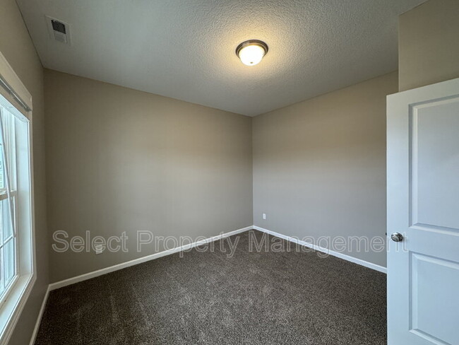 Building Photo - 1032 Matteotti Avenue
