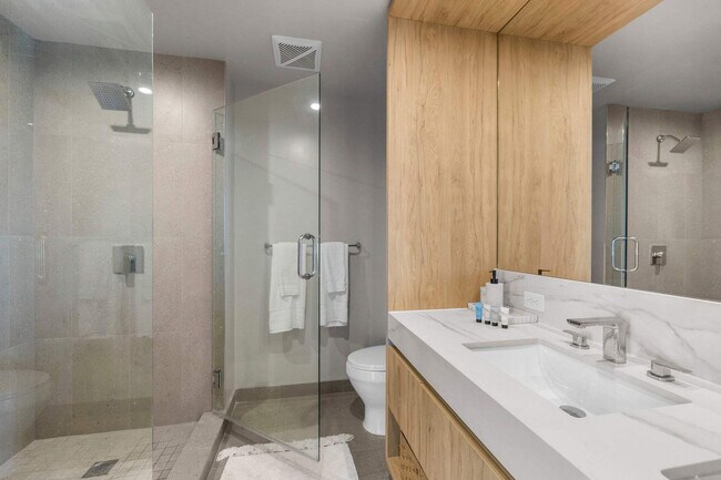 Building Photo - 11 NE 6th St