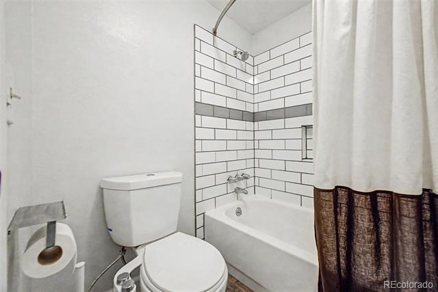 Building Photo - 7665 E Eastman Ave