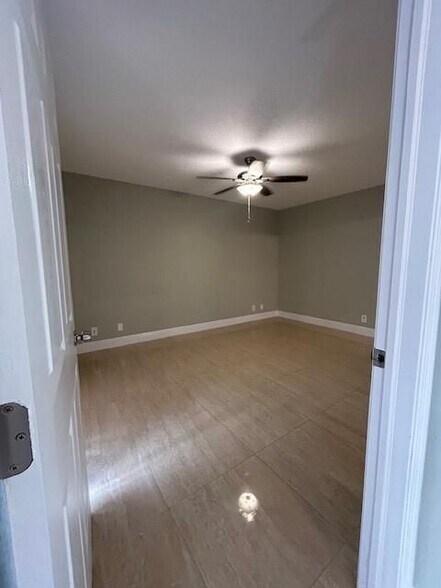 Building Photo - 4757 Sunny Palm Cir