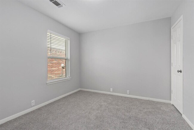 Building Photo - 11811 Skydale Dr