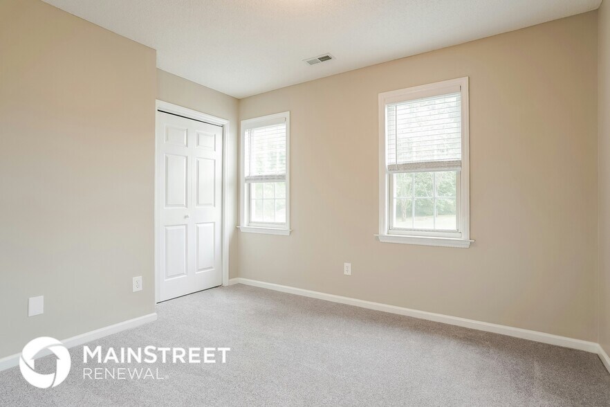 Building Photo - 740 Trebor Dr
