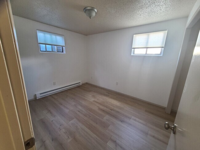 Building Photo - 1920 S Fawn Dr