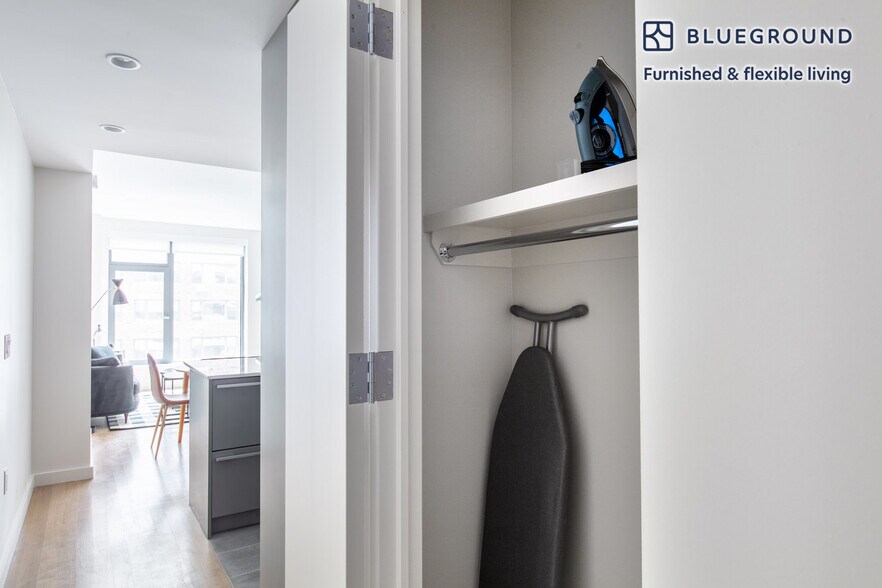 Building Photo - 515 East 86th St