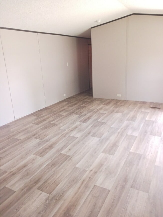 Building Photo - Live Oak Terrace-Lot 14