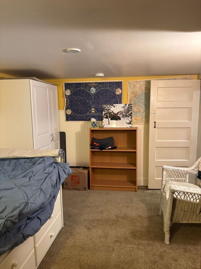 Building Photo - 421 W Lamme St