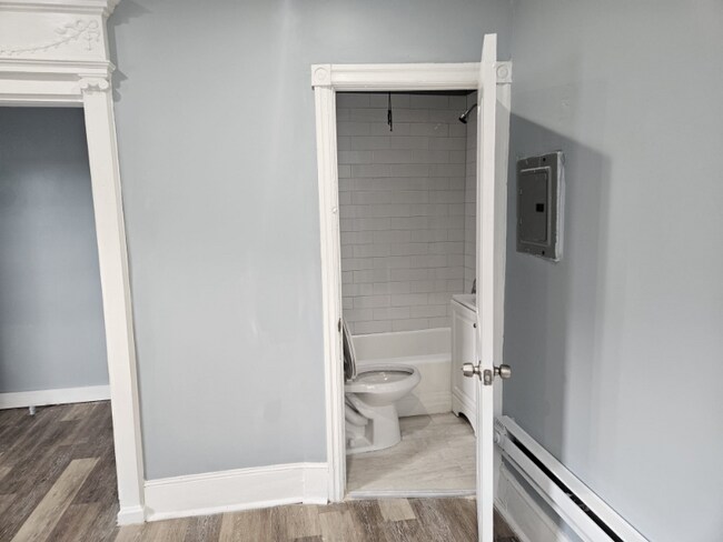 Building Photo - 16 S 50th St