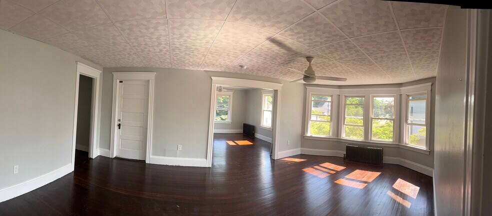 Building Photo - 40 Pleasant St