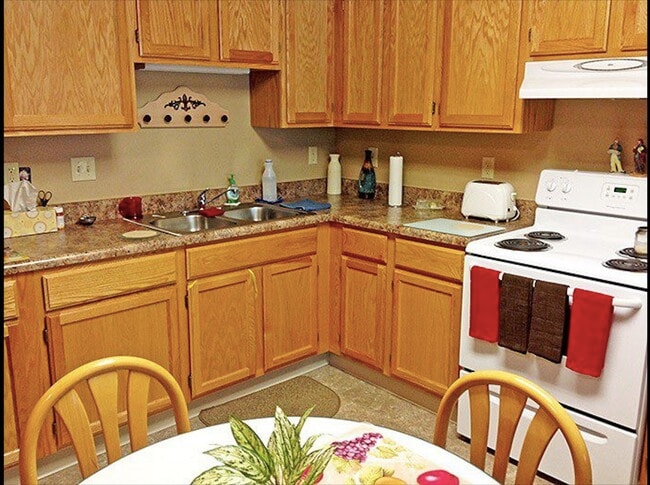 Building Photo - 741 Streeter Dr