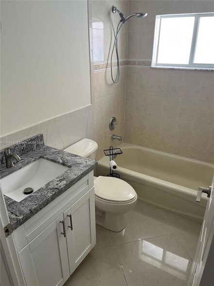 Building Photo - 4101 SW 148th Pl