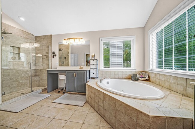 Building Photo - 4 Bedroom 4 Bath culdesac home in the Hart...