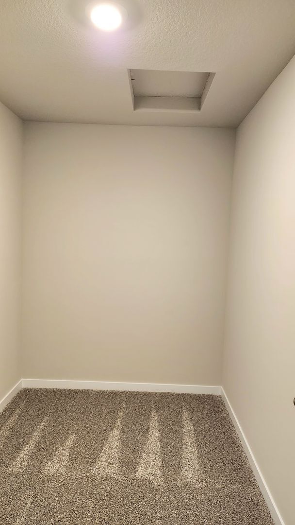 Building Photo - Modern 4BR Home Near Great Western Bike Trail | West Des Moines