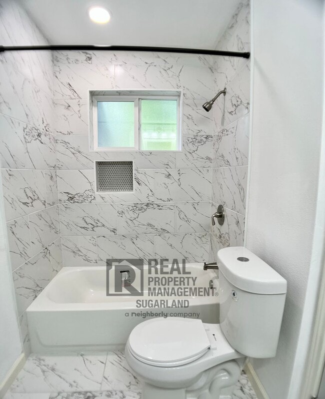 Building Photo - Gorgeous One Story Home in Sugar Land, TX