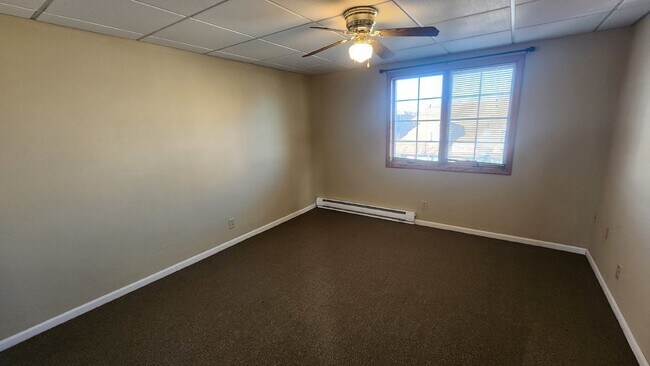 Building Photo - 2 Bedroom, 1 Bathroom Apartment For Rent D...
