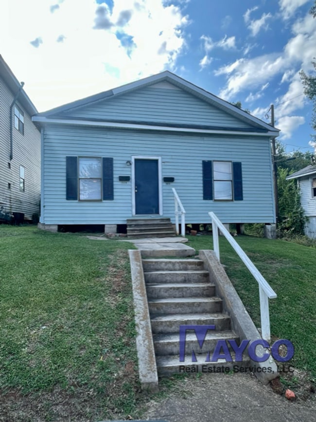 Primary Photo - 1516 Highland Ave