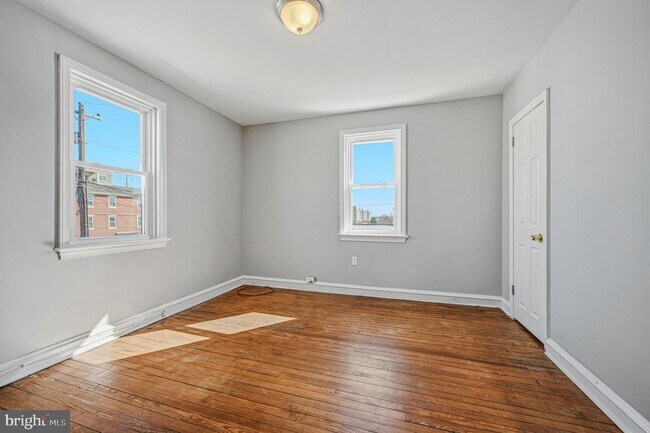 Building Photo - 816 Washington St