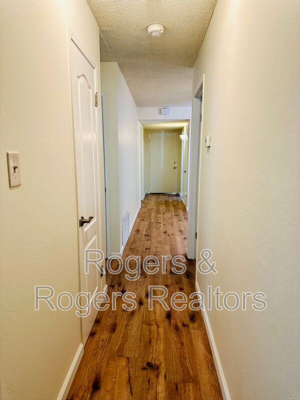 Building Photo - 2663 Westberry Dr