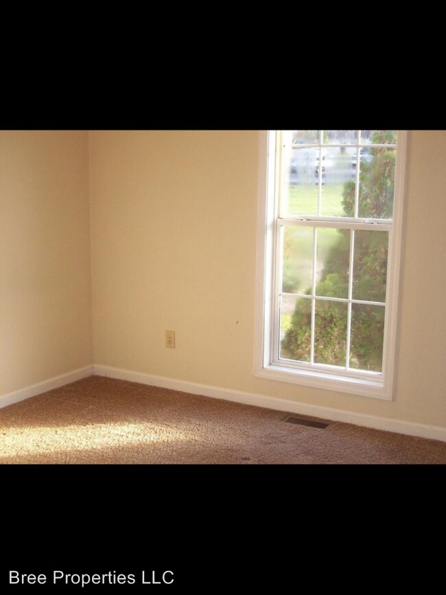 Building Photo - 208 Mill Creek Rd