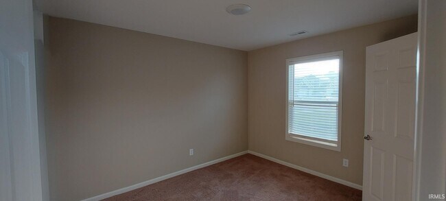 Building Photo - 13575 Crescent Ridge Dr
