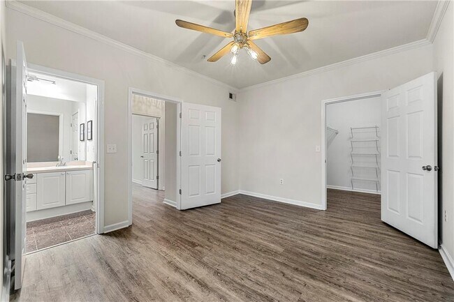 Building Photo - 2400 Cumberland Pkwy SE