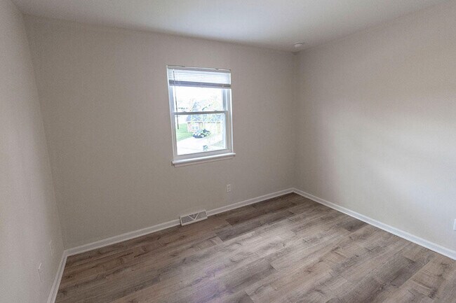 Building Photo - 1901 Mirtle Grove Ct