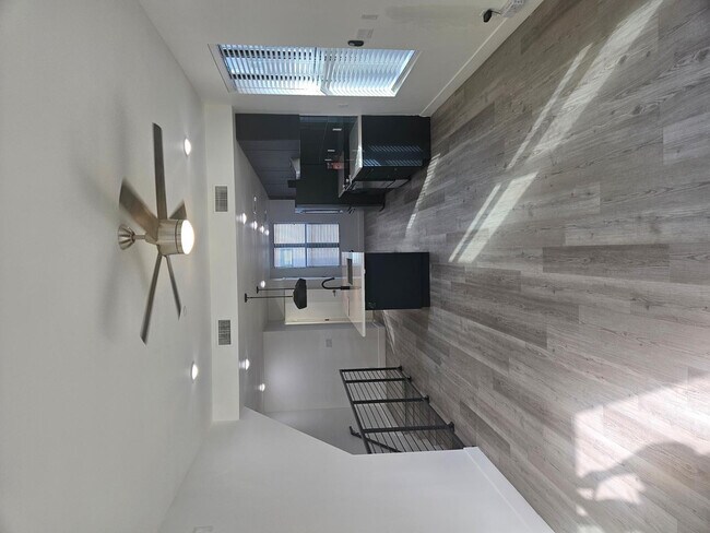 Building Photo - 283 S Roosevelt St