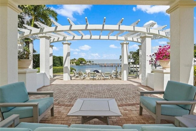 Building Photo - 1325 Snell Isle Blvd NE