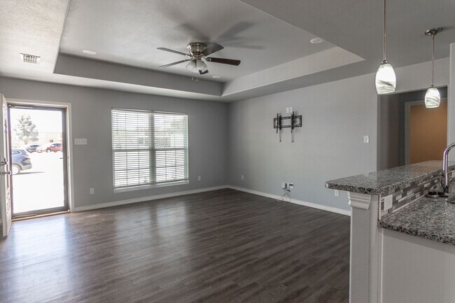Building Photo - 3 bed 2 bath - Frenship ISD