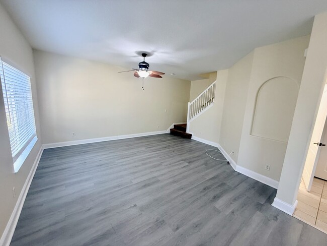 Building Photo - Three Bedroom Townhome in Heritage Harbour