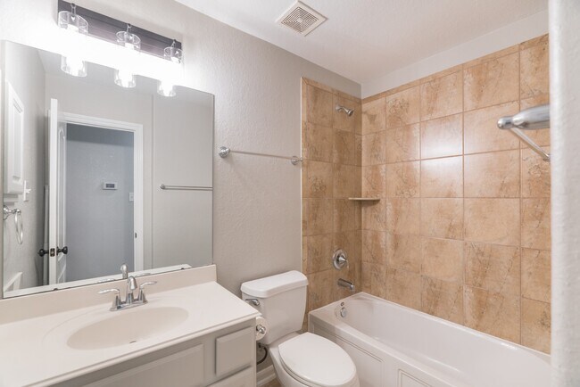 Building Photo - 24314 Hill Creek Falls