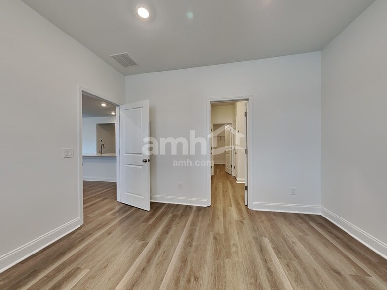 Building Photo - 147 Bee Tree Blvd