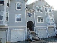 Building Photo - 417 Concord St
