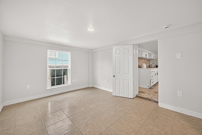 Building Photo - 1814 33rd St