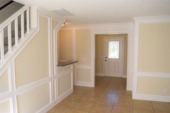 Building Photo - 6207 Northway Dr