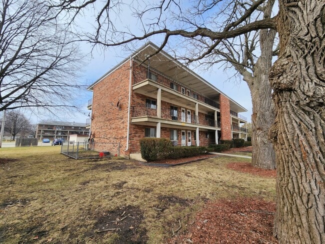 Primary Photo - 2104 Gabriel Ave