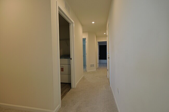 Building Photo - 2287 Ryegrass Ln