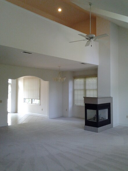 Primary Photo - 2769 West Blvd