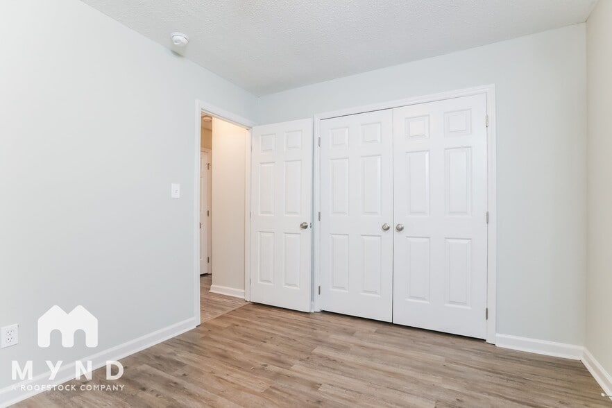 Building Photo - 4225 Labrador Dr