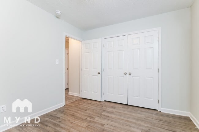 Building Photo - 4225 Labrador Dr