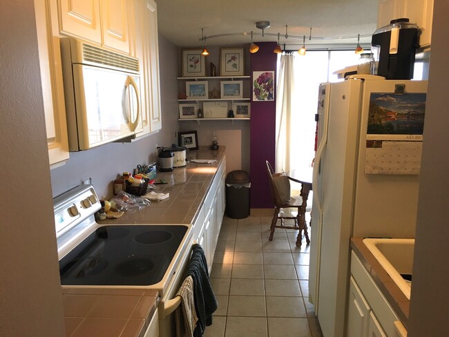 Kitchen - 2225 Buchtel Blvd S