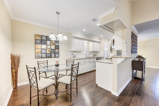 Building Photo - 12727 Westella Dr